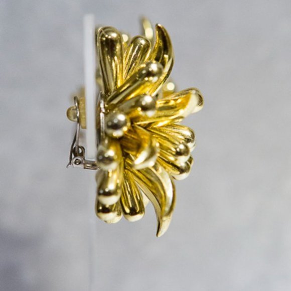 LARGE Vintage Gold Tone Lucite Plastic Clow and Bead Clip On Earrings - Picture 3 of 10